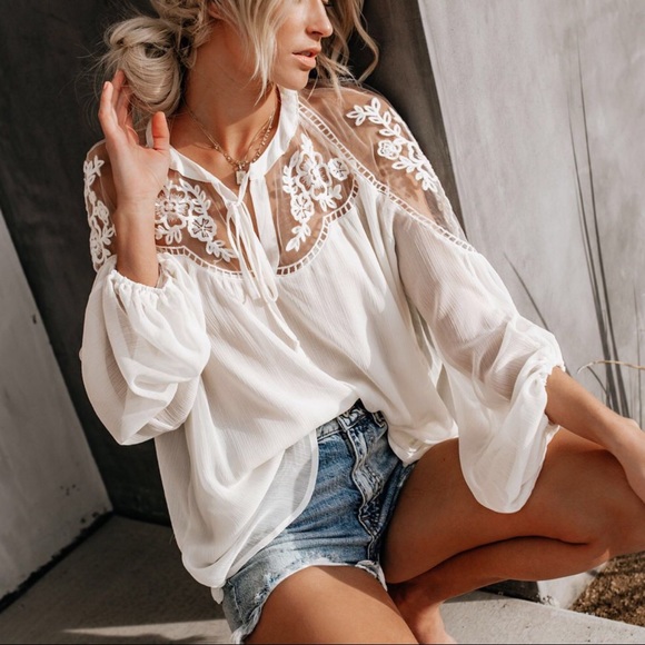 1 LEFT‼️5🌟Amelia Lace Peasant Blouse-Cream - Picture 4 of 8